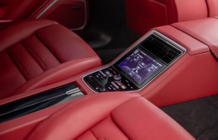 Dei sedili in pelle di un'auto di lusso