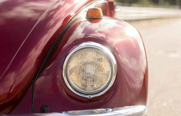 Un faro di un'auto d'epoca